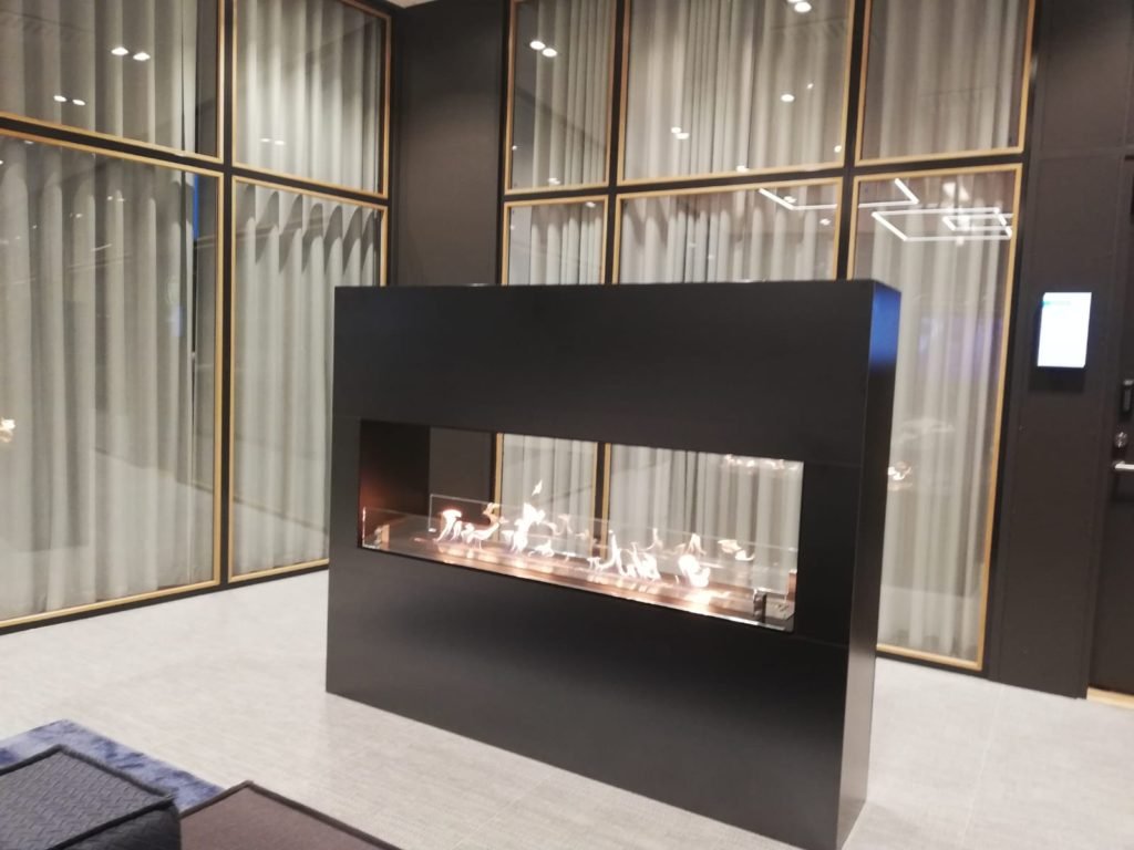 biokominek-podlogowy-dwustronny-finlandia-biopalenisko 6